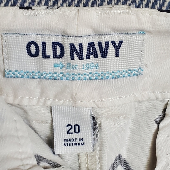 Old Navy Shorts - Cotton - 4 Pockets - Belt Loops - Cream + Black - EUC - Picture 9 of 11
